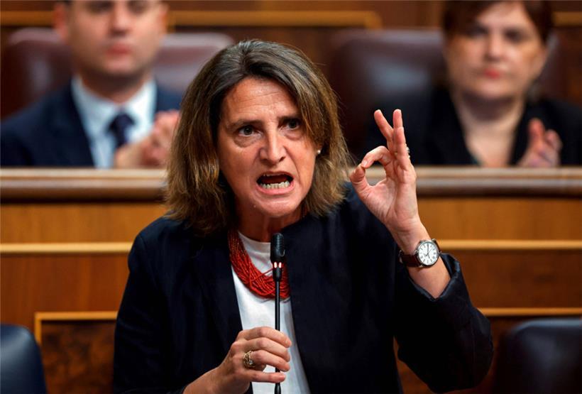 Die Fraktion der Europäischen Volkspartei (EVP) hatte es auf die spanische Umweltministerin Teresa Ribera abgesehen, die in der künftigen EU-Kommission als Exekutiv-Vizepräsidentin für den „sauberen, fairen und wettbewerbsfähigen Wandel“ zuständig sein soll
