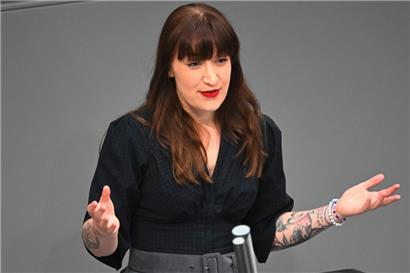 Die Fraktionsvorsitzende der Linken, Heidi Reichinnek, ist erfolgreich auf Tiktok unterwegs
