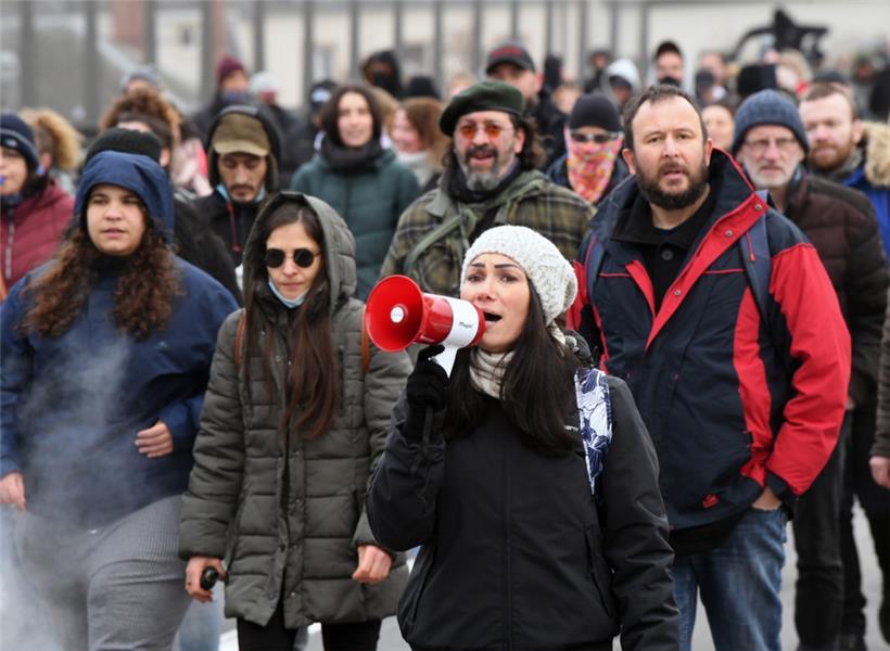Die Frau nimmt auch regelmäßig aktiv an Corona-Protesten teil, wie hier am 18. Dezember vergangenen Jahres
