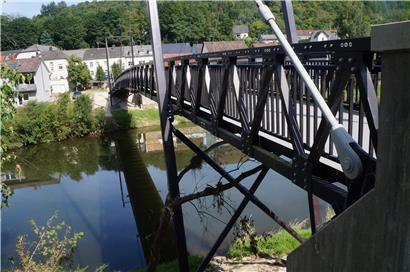 Die Fußgänger- und Radfahrerbrücke zwischen Moersdorf und Mesenich (D) war kurzzeitig wegen statischen Untersuchungen gesperrt, ist aber in der Zwischenzeit wieder geöffnet und passierbar.
