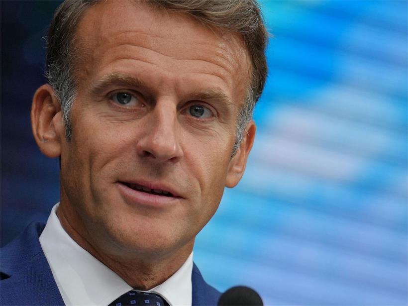 Die G7-Länder wollen nach Angaben von Emmanuel Macron bis zu 100 Millionen Barrel Diesel und Rohöl freigeben