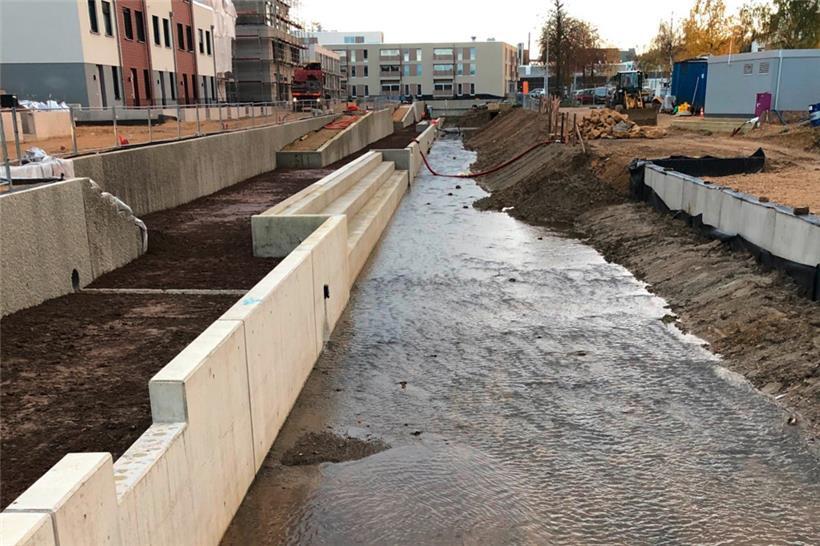 Die Gemeinde hat im neuen Wohnviertel „JongMëtt“ Abfangbecken gebaut, …