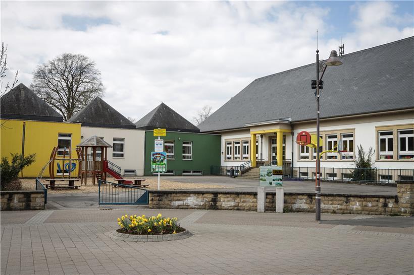 Die Gemeinde hat neben derjenigen in Wasserbillig auch eine Grundschule mit „Crè...