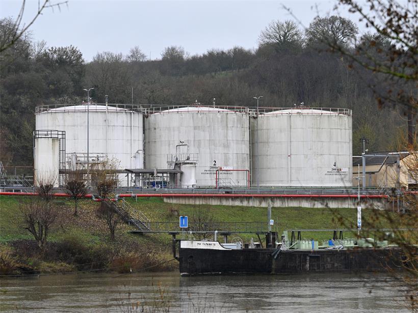 Die Gemeinderäte sind über die Genehmigung für den Ausbau der Tanklager enttäuscht