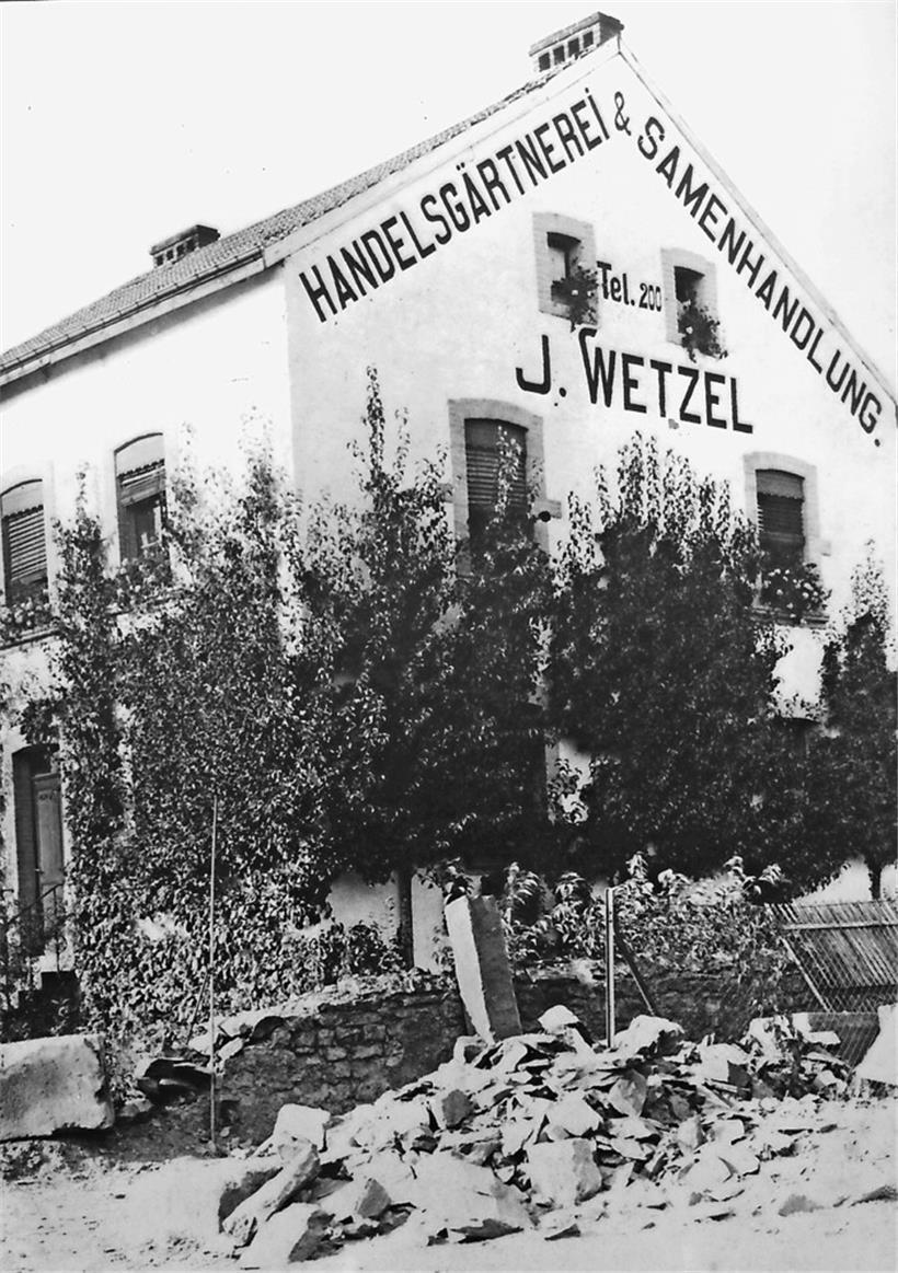 Die Geschichte der Gärtnerei Wetzel beginnt 1900 in einem Gebäude an der avenue John F. Kennedy
