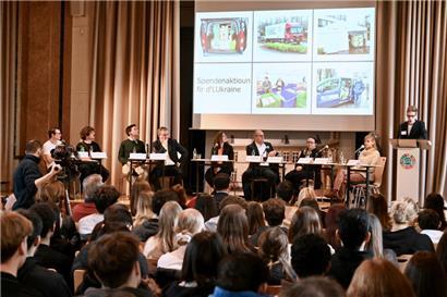 Die Gesprächsrunde am Mittwoch: Semion Smolenskiy, Christophe Murroccu, Thomas Gibon, Claude Meisch, Monica Camposeo, Claude Turmes, Marie-Paule Kremer, Joerg Altekruse, Julia Ruhmann und Julien Lemmer
