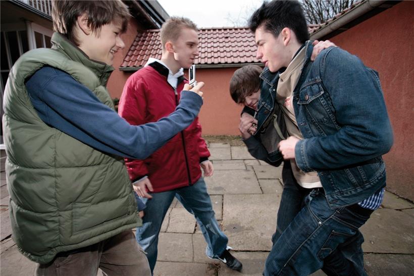 Die Gewaltbereitschaft bei Jugendlichen steigt stetig, warnt die Agess
