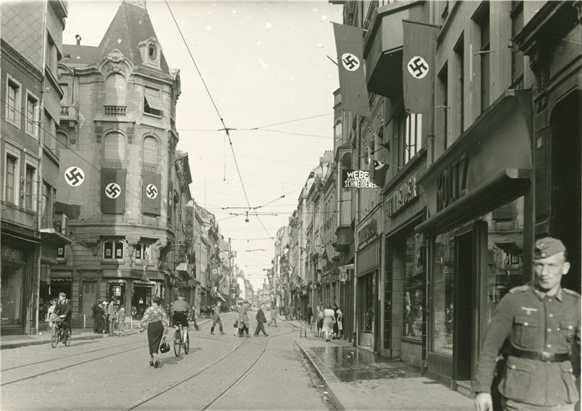 Die Grand-rue der Hauptstadt Luxemburg unter dem Hakenkreuz
