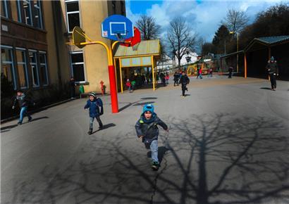 Die Grundschule Deich soll künftig eine Alphabetisierungsklasse auf Französisch haben
