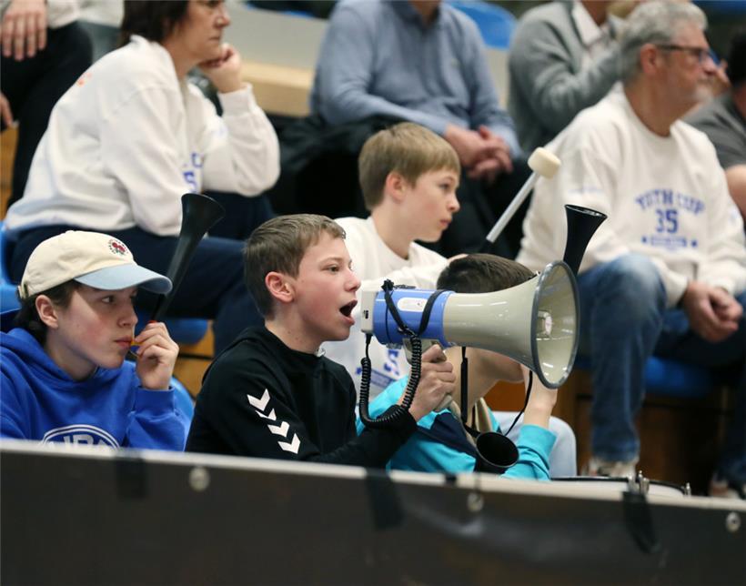 Die HBD-Anhänger feuerten die Heimmannschaften beim Youth Cup lautstark an