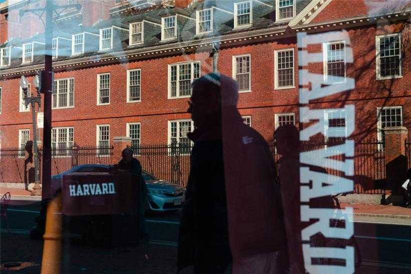 Die Harvard University will sich den Forderungen Trumps nicht beugen
