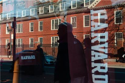 Die Harvard University will sich den Forderungen Trumps nicht beugen

