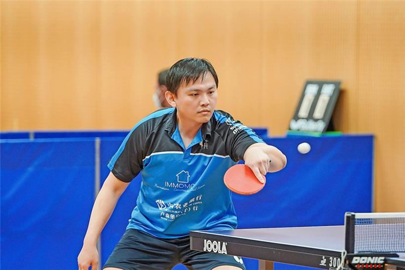 Die Howalder Mannschaft um Xia Cheng schaffte es, den amtierenden Meister aus dem Pokal zu werfen
