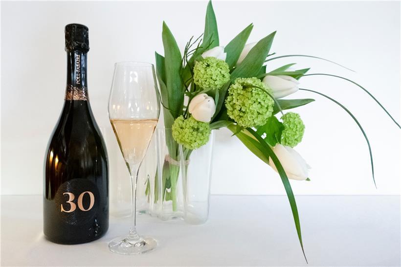 Die Illustration, die bei manch einem für Verwirrung sorgte, setzte sich an der linken Seite aus dem Bild des „Cuvée 30 Poll Fabaire“…
