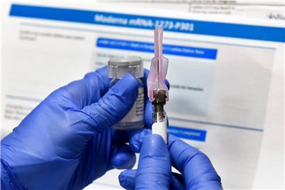 Die Impfstoffe von Moderna und Biontech/Pfizer könnten noch in diesem Jahr in den USA eingesetzt werden, falls sie zugelassen werden
