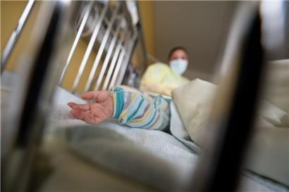 Die Impfung soll verhindern, dass Babys an Atemwegsinfekten erkranken
