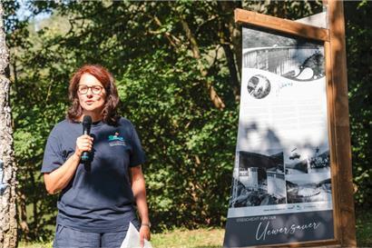 Die Infotafeln sind in Deutsch, Französisch und Englisch verfasst
