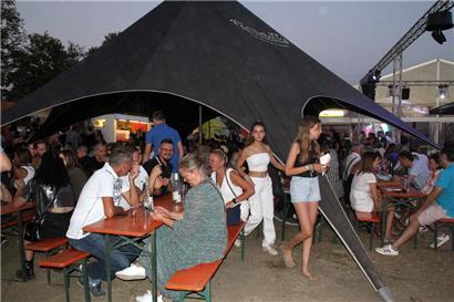 Die Jubiläumsabfüllung des Kultgetränks ging über die Theken wie warme Semmeln
