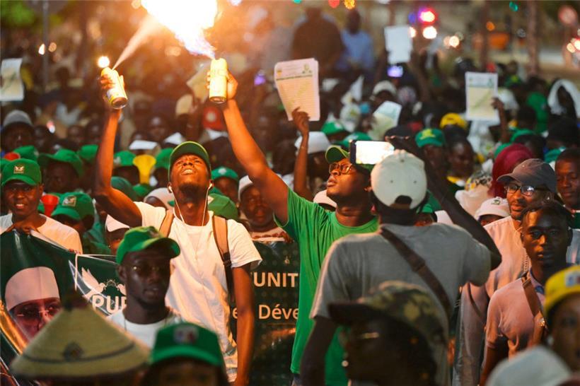 Die Jugend hat das Feuer, hier im Senegal am 14. November

