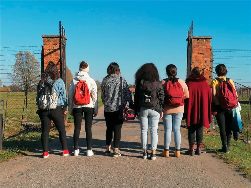 Die Jugendlichen haben zwei Jahre lang auf den Besuch in Auschwitz hingearbeitet
