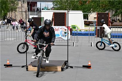 Die Jugendlichen hatten richtig Spaß auf ihren Bikes
