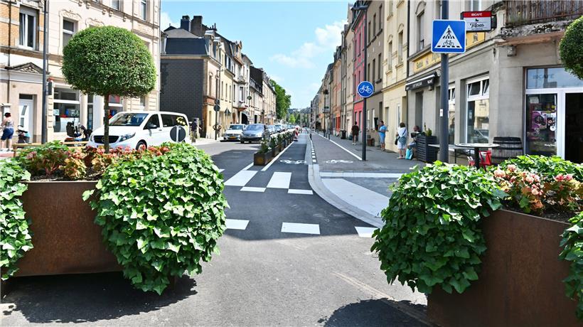 Die Kanalstraße ist für den motorisierten Verkehr inzwischen nur noch in eine Richtung befahrbar – stattdessen gibt es einen neuen Fahrradweg
