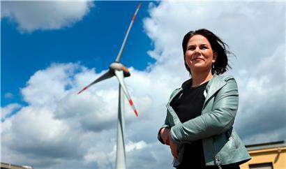 Die Kanzlerkandidatin der Grünen, Annalena Baerbock, will den Preis der CO2-Emissionen deutlich anheben und die Erneuerbaren ausbauen
