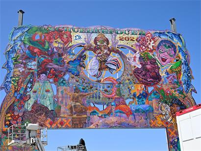 Die Kirmes ist nicht nur ein Ort des Vergnügens, sondern seit jeher auch eine beliebte Kulisse und Projektionsfläche für das Kino