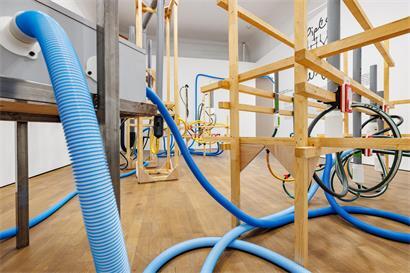 Die Klanginstallation Pipes Have Their Ways von Emile Demerliac fordert das Publikum zur Teilnahme auf