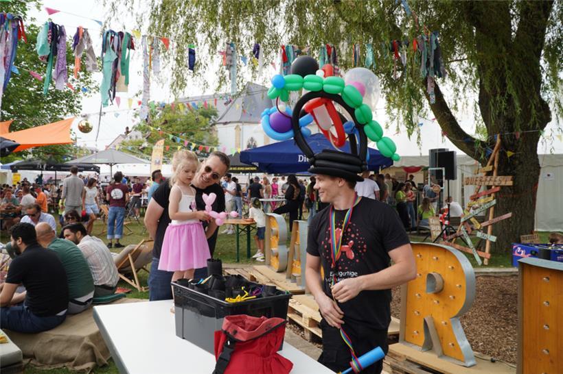 Die Kleinen hatten ihren Spaß bei der Luftballonzauberei-Show