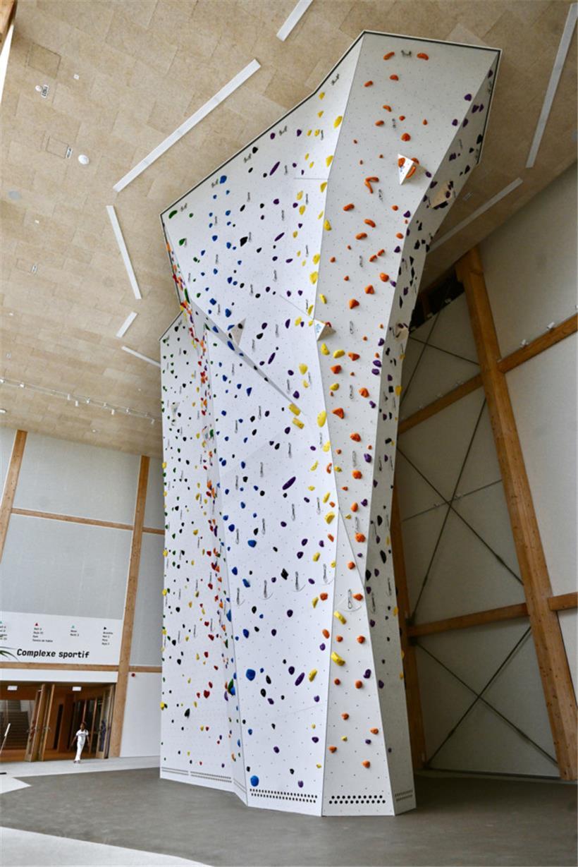 Die Kletterwand im Eingangsbereich