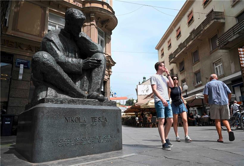 Die Kroaten wollen das Abbild des Ingenieurs und Erfinders Nikola Tesla auf ihre Euromünzen prägen und haben ihm bereits ein Denkmal in Zagreb errichtet

