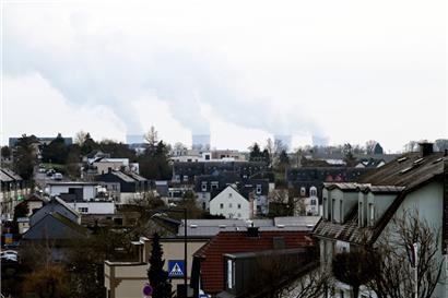 Die Kühltürme von Cattenom sind auch über dem Luxemburger Frisingen gut zu sehen
