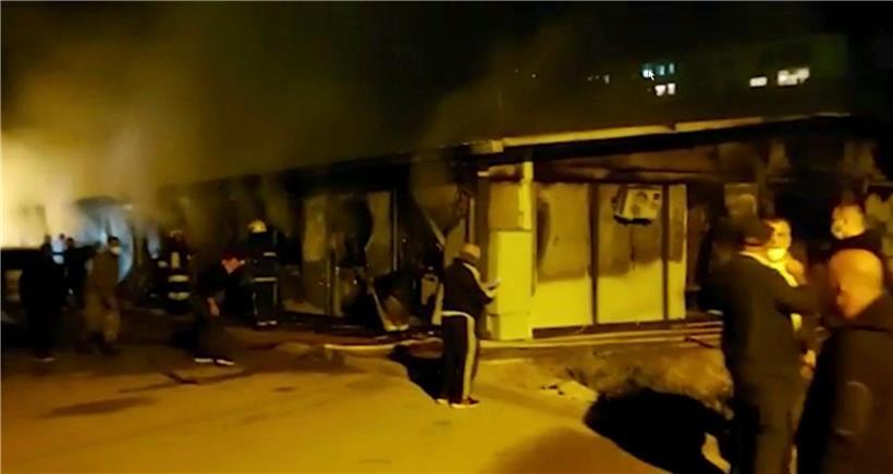Die Kunststoffwände der Container-Anlage beschleunigten die rasche Ausbreitung der Flammen
