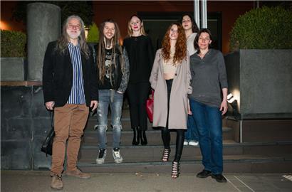 Die Lage ist ernst, aber nicht hoffnungslos: Daniel, Thierry, Veronika, Leslie, Valerija und Milena (v.l.n.r.)
