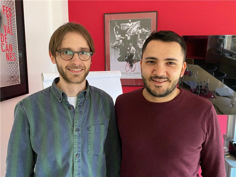 Die Lehrer David Petri (l.) und Stefano D’Agostino berichten darüber, wie sie „Schule zu Hause“ konkret umsetzen werden
