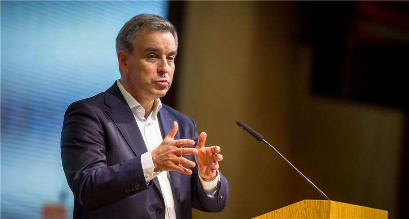 Die Lehrergewerkschaften setzen Bildungsminister Meisch unter Druck
