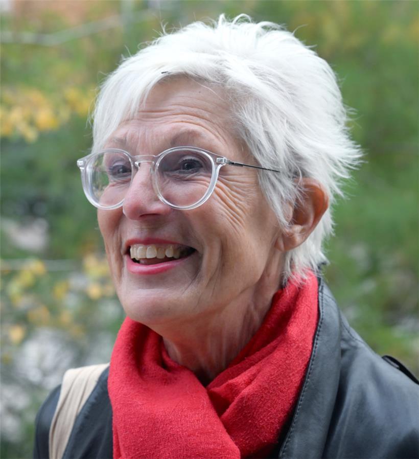 Die Limpertsbergerin Jaía hätte auf Bremsschwellen und Tempolimit verzichten können – wichtiger wäre ihr, den Bus- und Autoverkehr zu verringern
