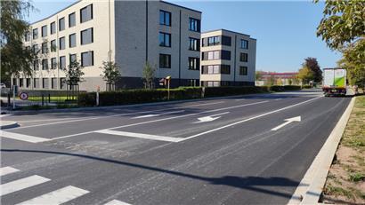 Die Linksabbiegerspur ist nun zurückversetzt
