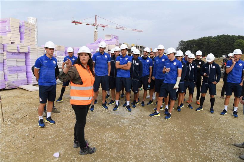 Die Luxemburger Fußballnationalmannschaft wird Ende März wieder im Stade Josy Barthel antreten müssen
