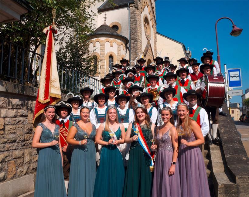 Die Luxemburger Weinhoheiten, flankiert von der Musikkapelle aus St. Anton am Arlberg
