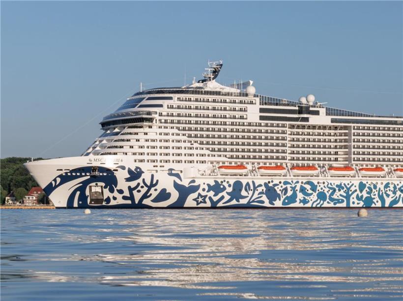 MSC Euribia Containerschiff fährt mit umweltfreundlichem LNG-Antrieb auf offenem Meer