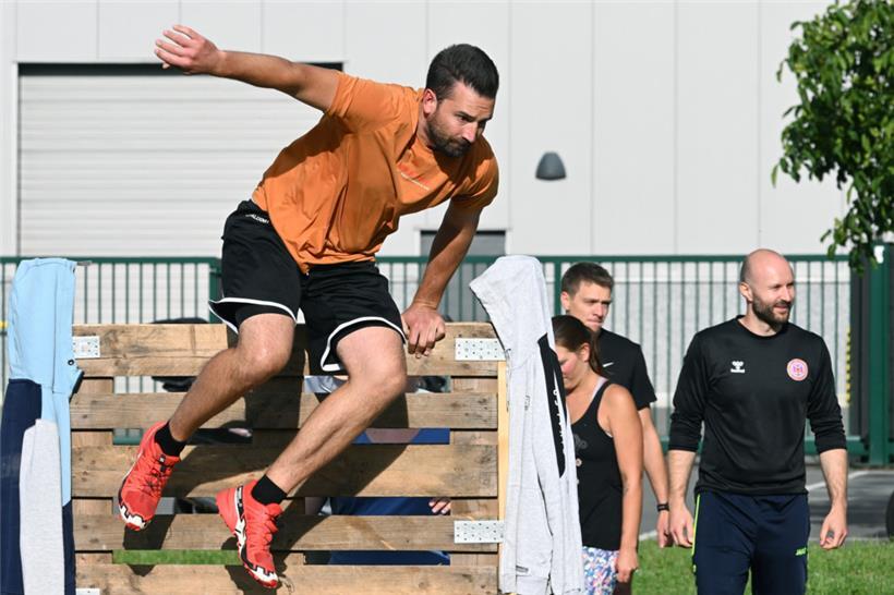 Die Mannschaften müssen einige Hürden überwinden
