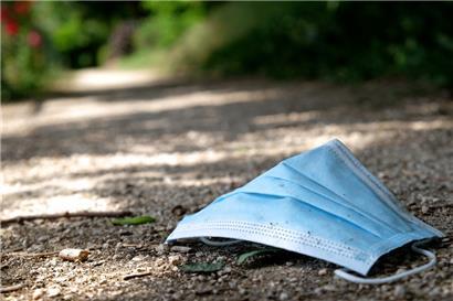 Die Maskenpflicht: eine Corona-Maßnahme, die zu gesellschaftlichen Debatten geführt hat
