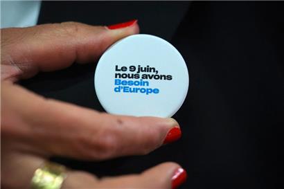 Die Menschen in der EU sorgen sich um die Sicherheit in der Union und wollen Frieden und die Demokratie erhalten
