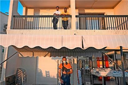 Die Migranten halten sich derzeit in einem Feriendorf auf der südfranzösischen Halbinsel Giens auf
