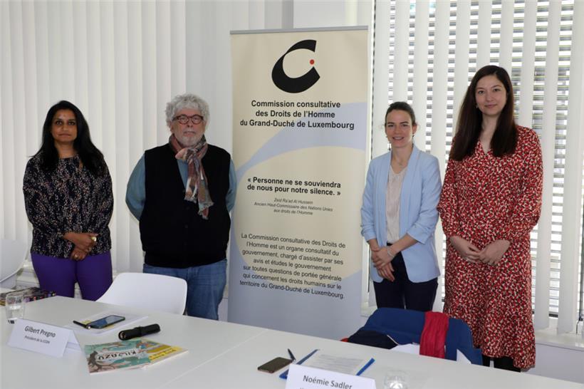 Die Mitglieder der Menschenrechtskommission haben viel Energie und Zeit in das Gutachten zum Gesetzesvorhaben über das Jugendstrafrecht investiert: Fabienne Rossler, Gilbert Pregno, Noémie Sadler und Anamarija Tunjic
