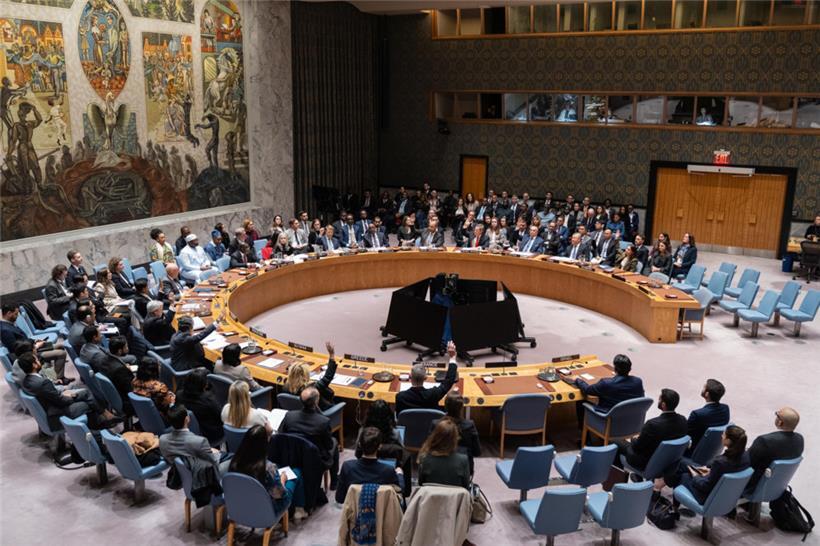 Die Mitglieder des UN-Sicherheitsrats stimmen im UN-Hauptquartier über einen von den USA eingebrachten Resolutionsentwurf zur Ermächtigung einer internationalen Stabilisierungstruppe in Gaza ab
