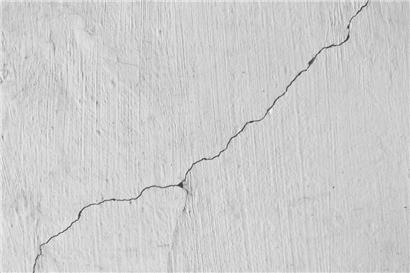 Die Moselbrücke bei Schengen hat Risse
