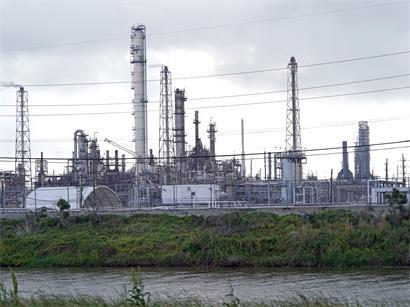 Die Motiva-Raffinerie, die größte Ölraffinerie Nordamerikas, in Port Arthur, Texas